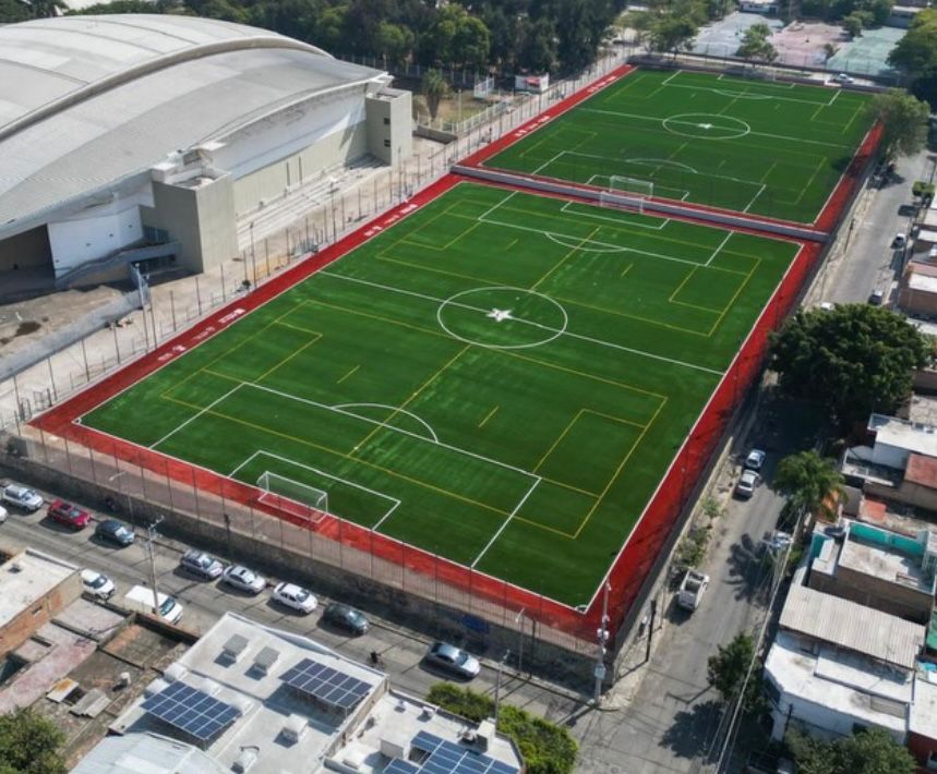 CODE Paradero - Cancha de Fútbol Profesional Vista 4