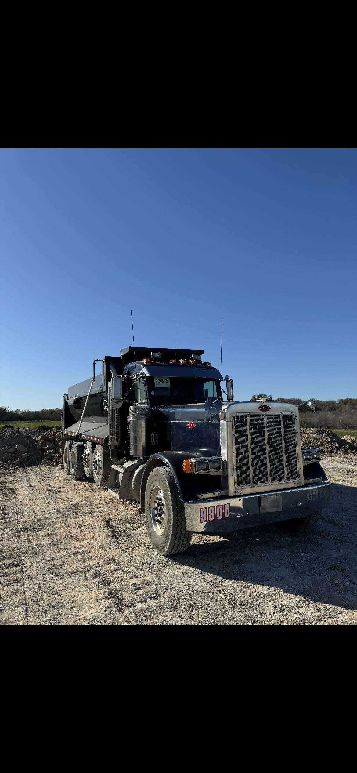 Gunners Trucking background