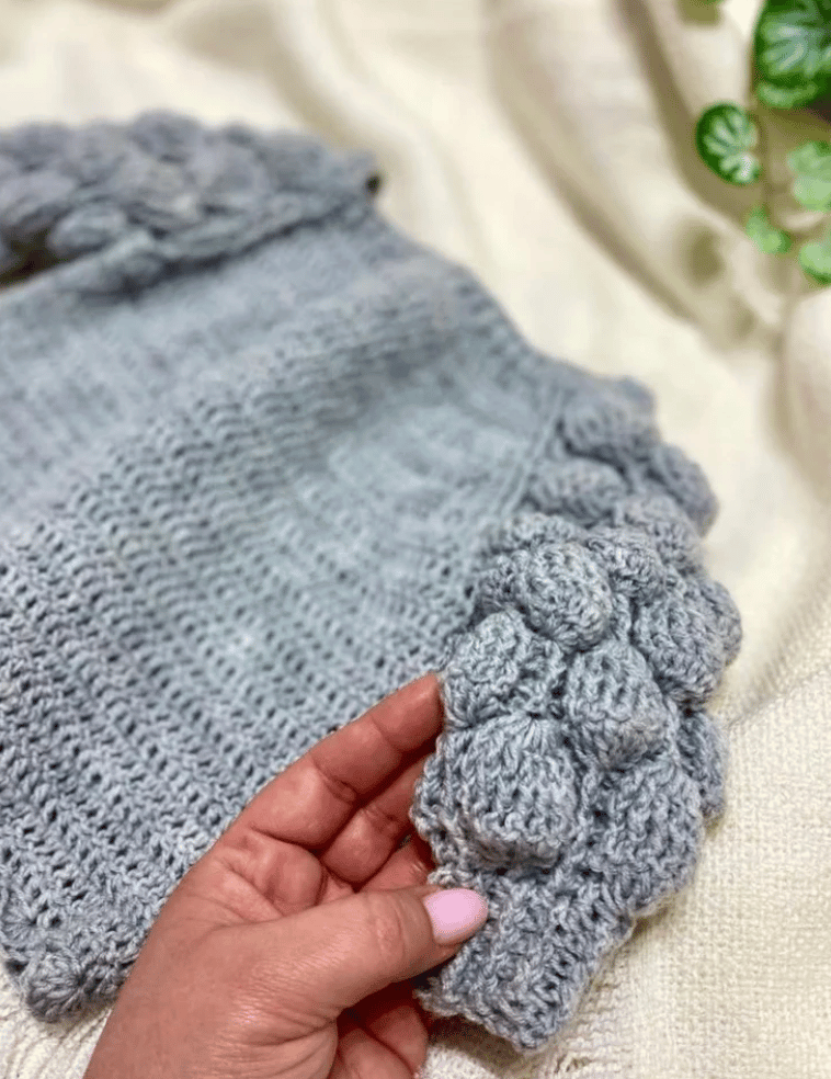 Sweterek dziecięcy - zdjęcie 2