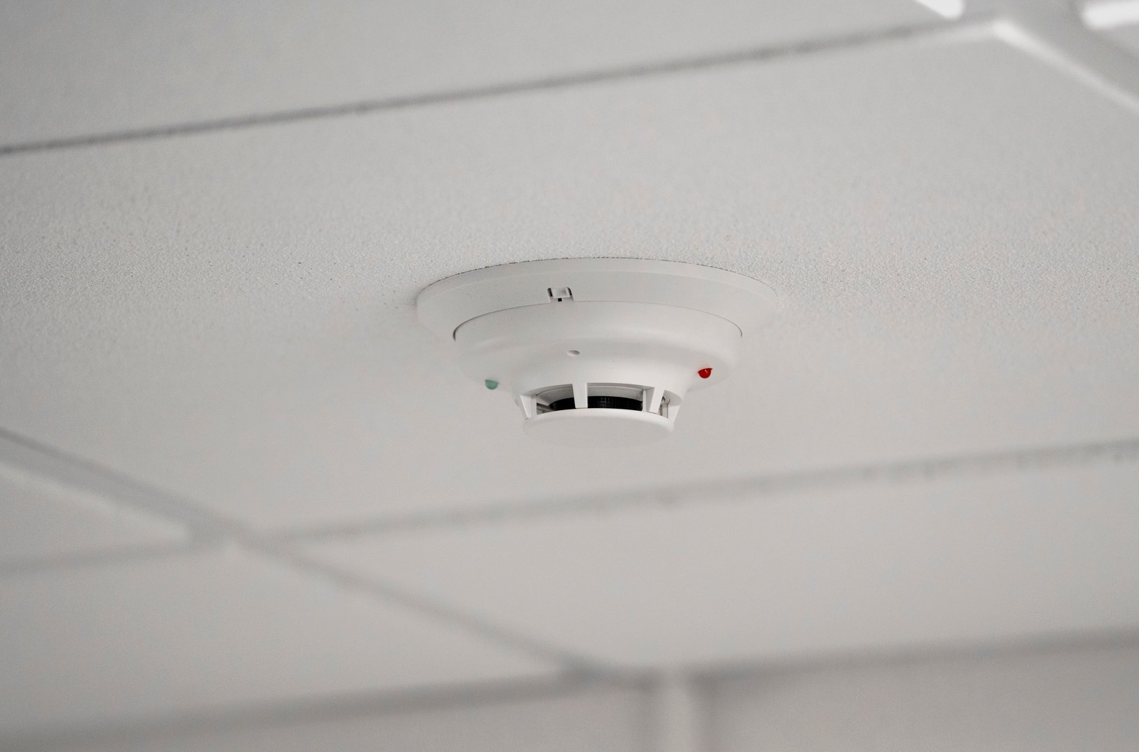 close up on firm smoke detector