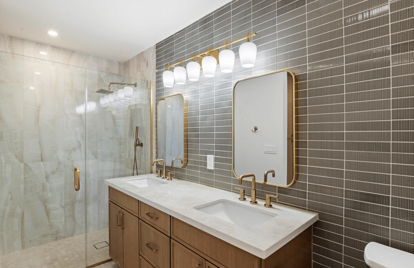 Advanced project management dashboard with real-time tracking and analytics