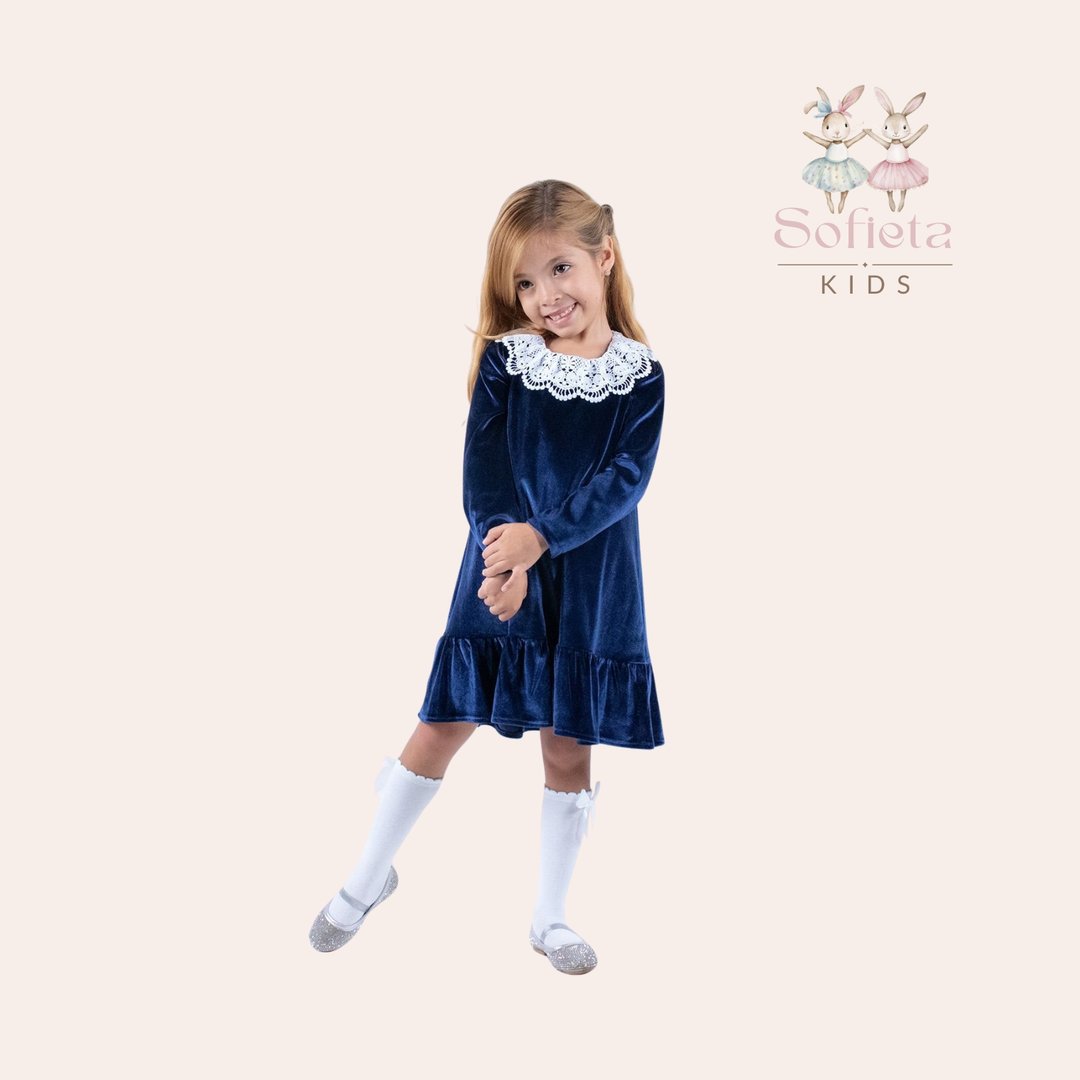 Vestido terciopelo azul cuello de guipure