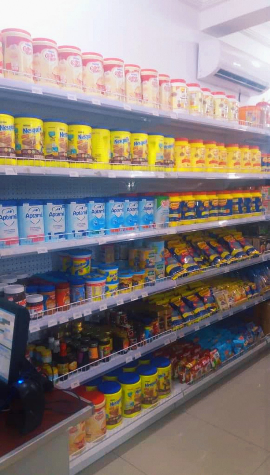 DE CATHY'S SUPERMARKET Groceries & Provisions