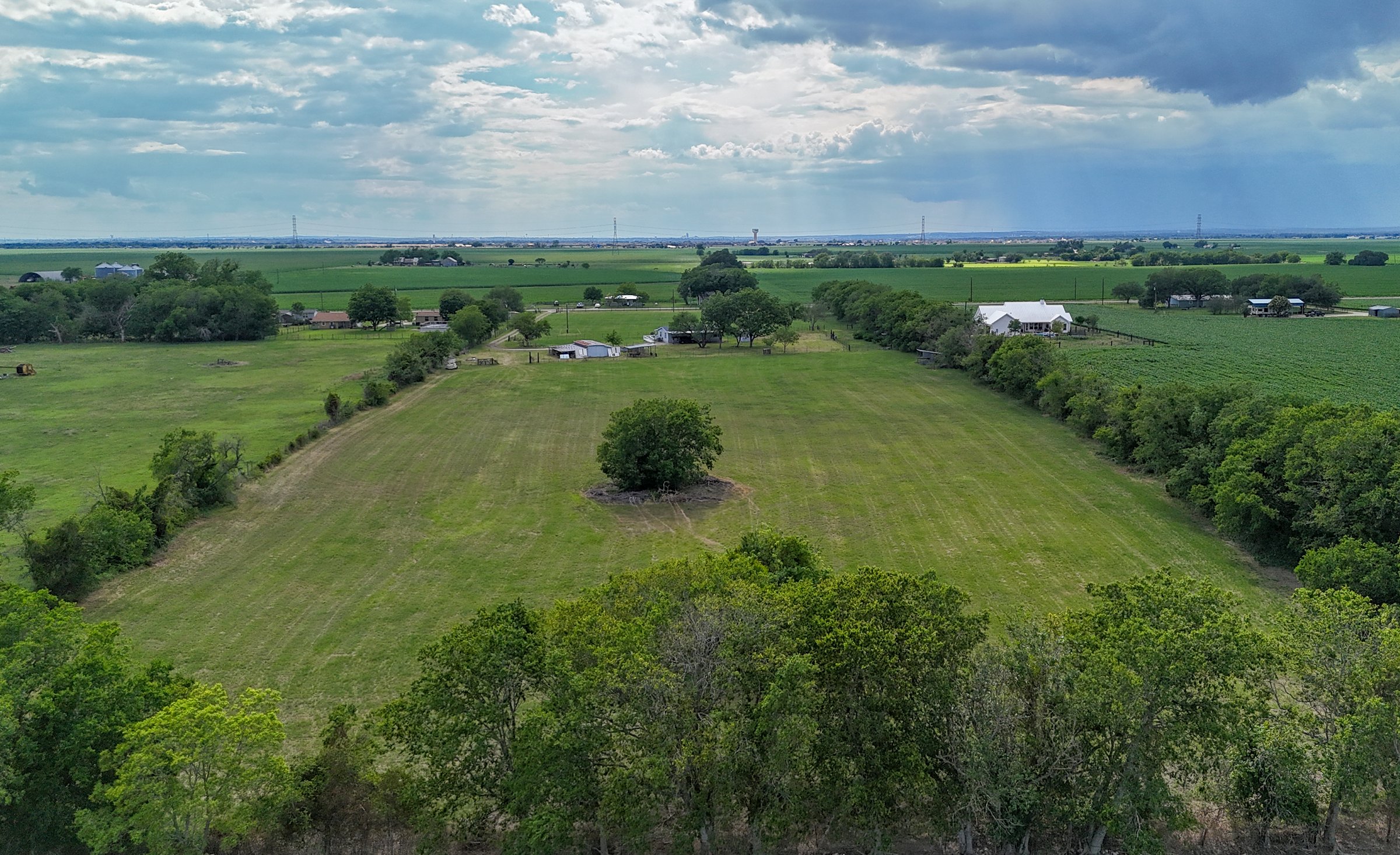 Commercial property for sale in New Braunfels - expansive farmland and residential opportunities