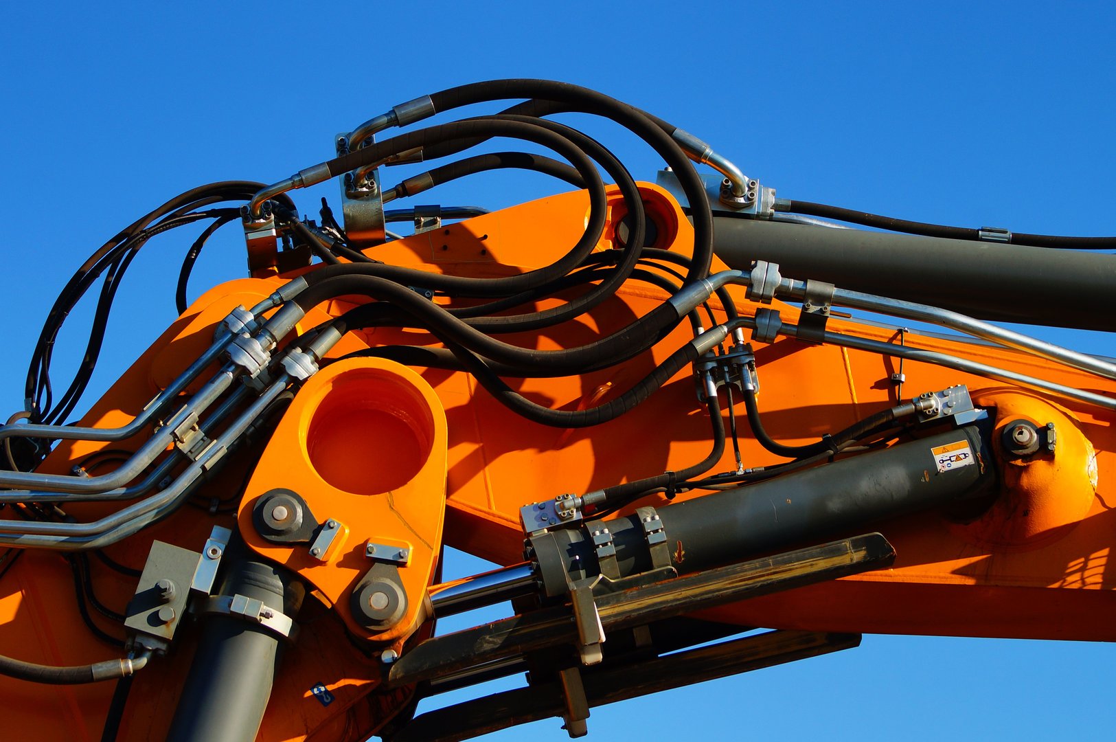Reliable hydraulic service at work