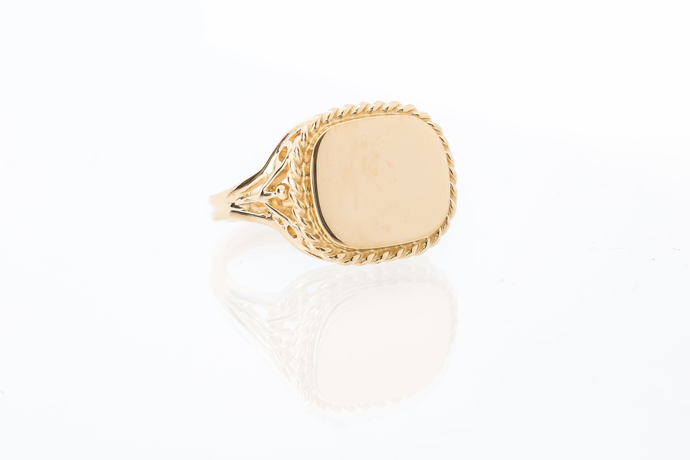 Elegant Twist Ring Design