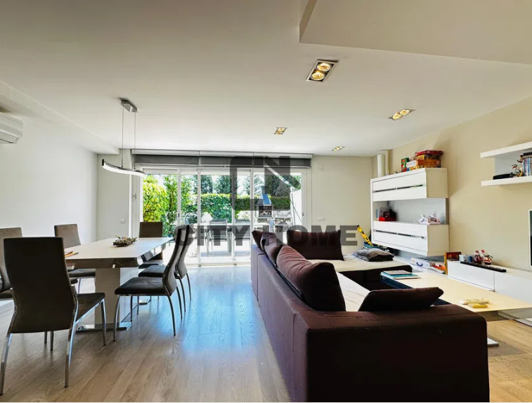 Chalet adosado en venta en Passatge de Mercè Rodoreda