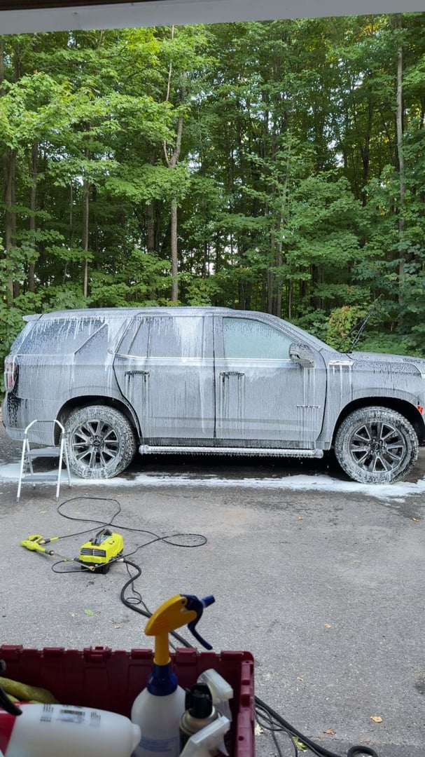 Car exterior wash and detailing service