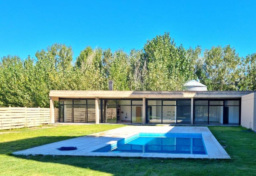 Piscina del complejo Neuquino 1