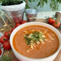 Pomidorowa z makaronem