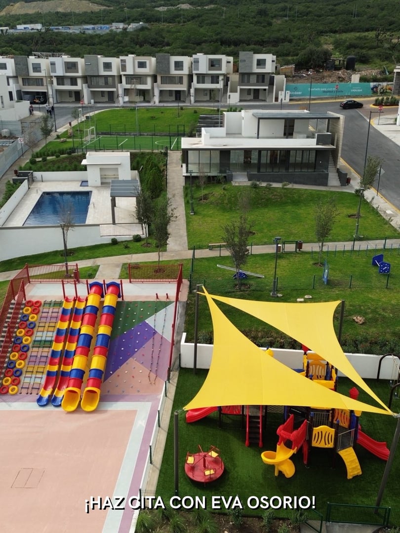 Fachada casa muestra Alcázar Residencial