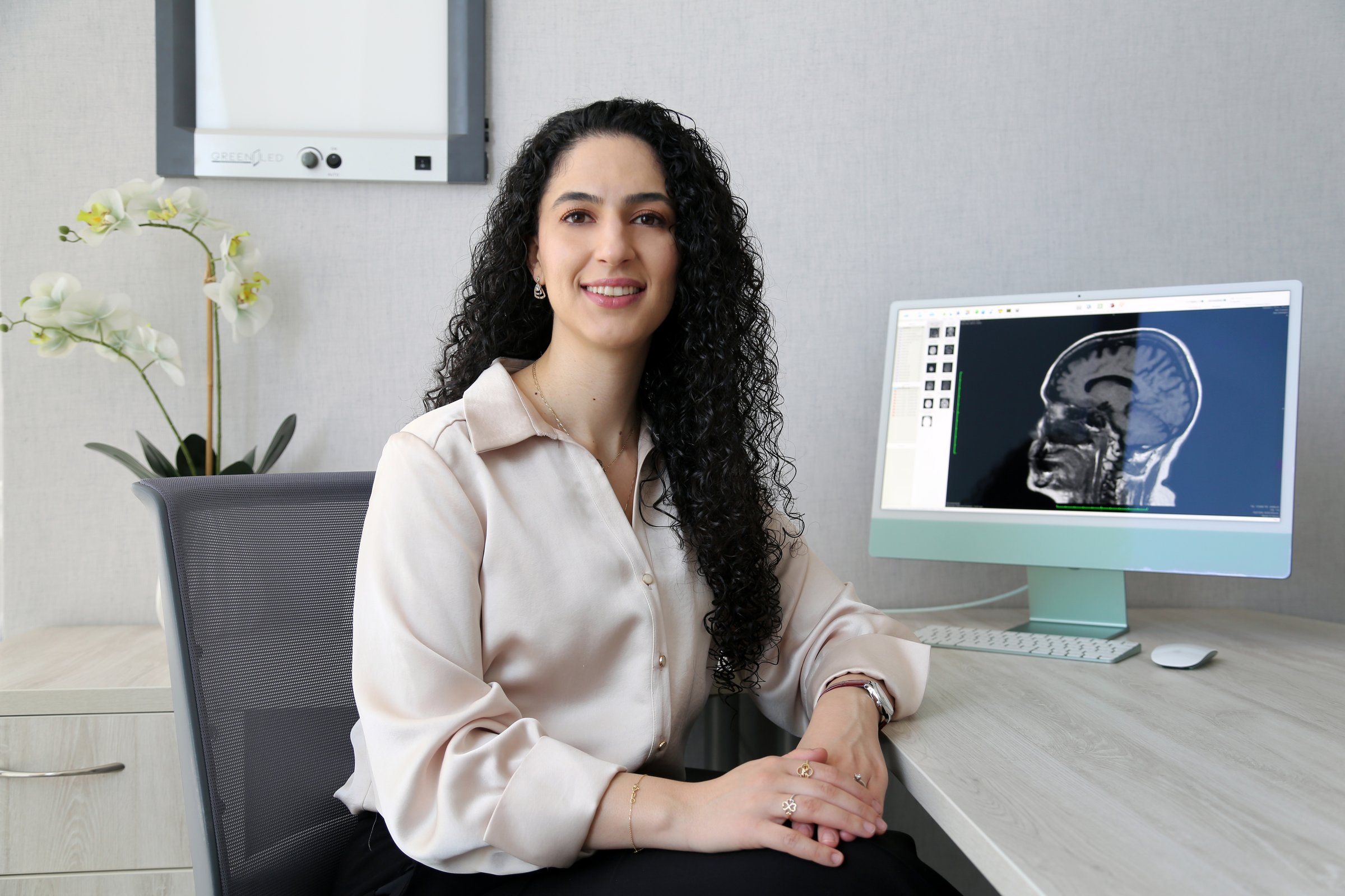 Dra. Latife Salame Khouri - Medicina Interna y Neurología