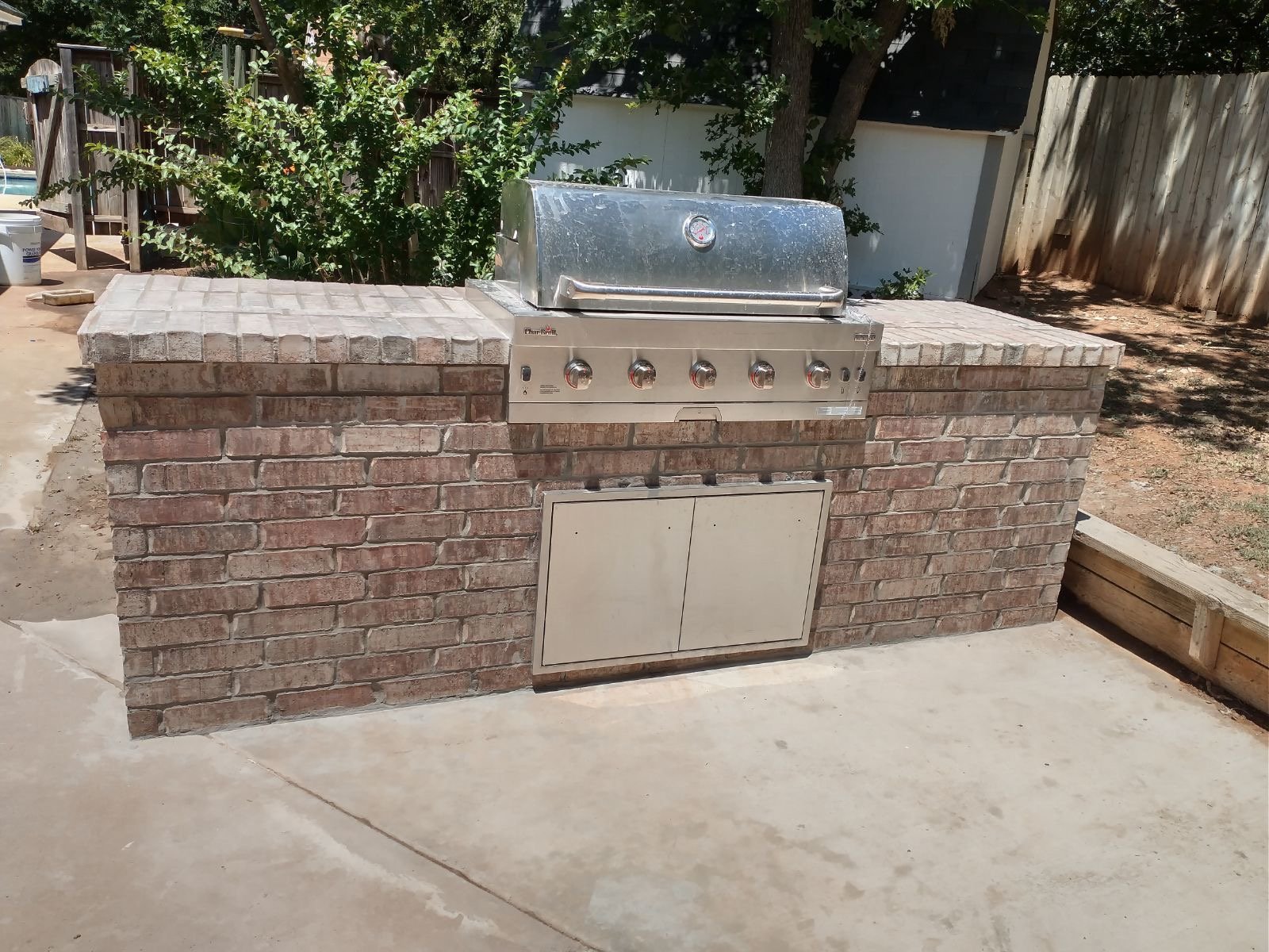 MannyBuilt Oklahoma outdoor fireplace