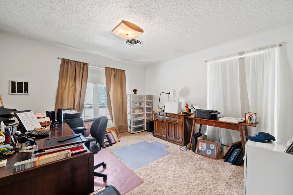 699 Floral Avenue property view