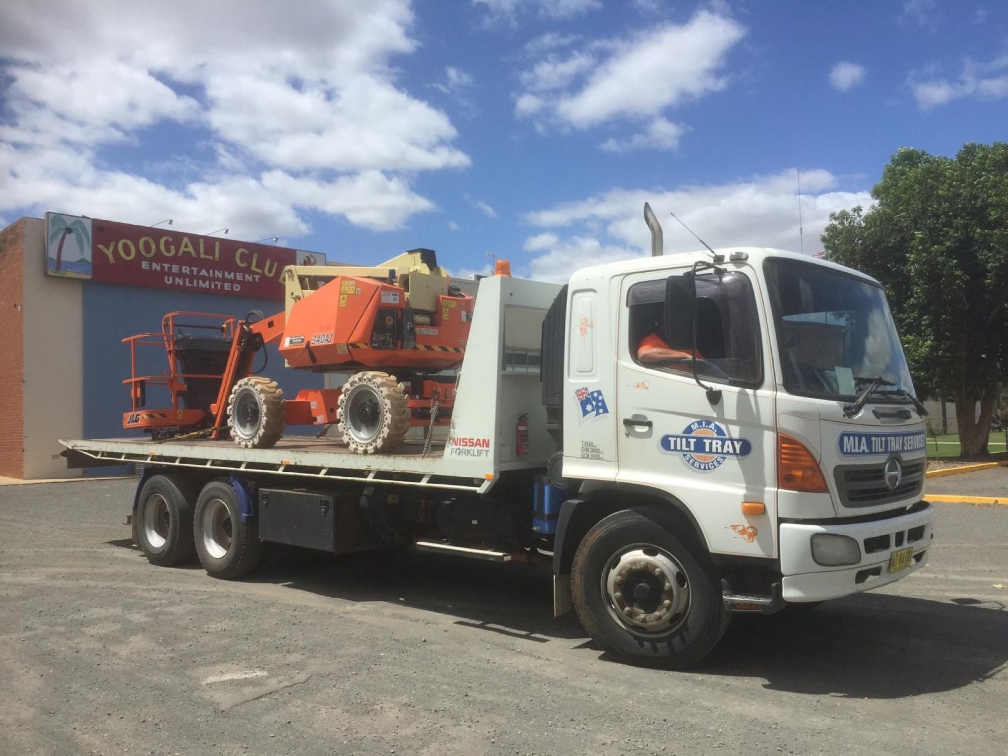 DMP Tilt Tray Services vehicle transport