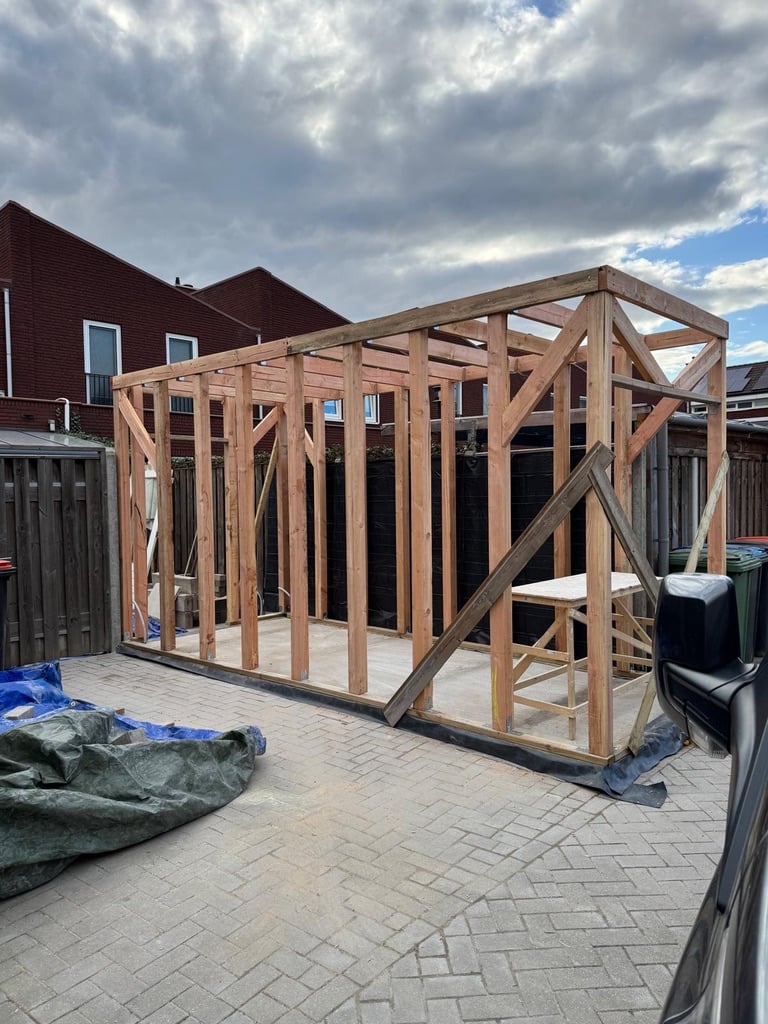 Houten constructie uitbouw Oss