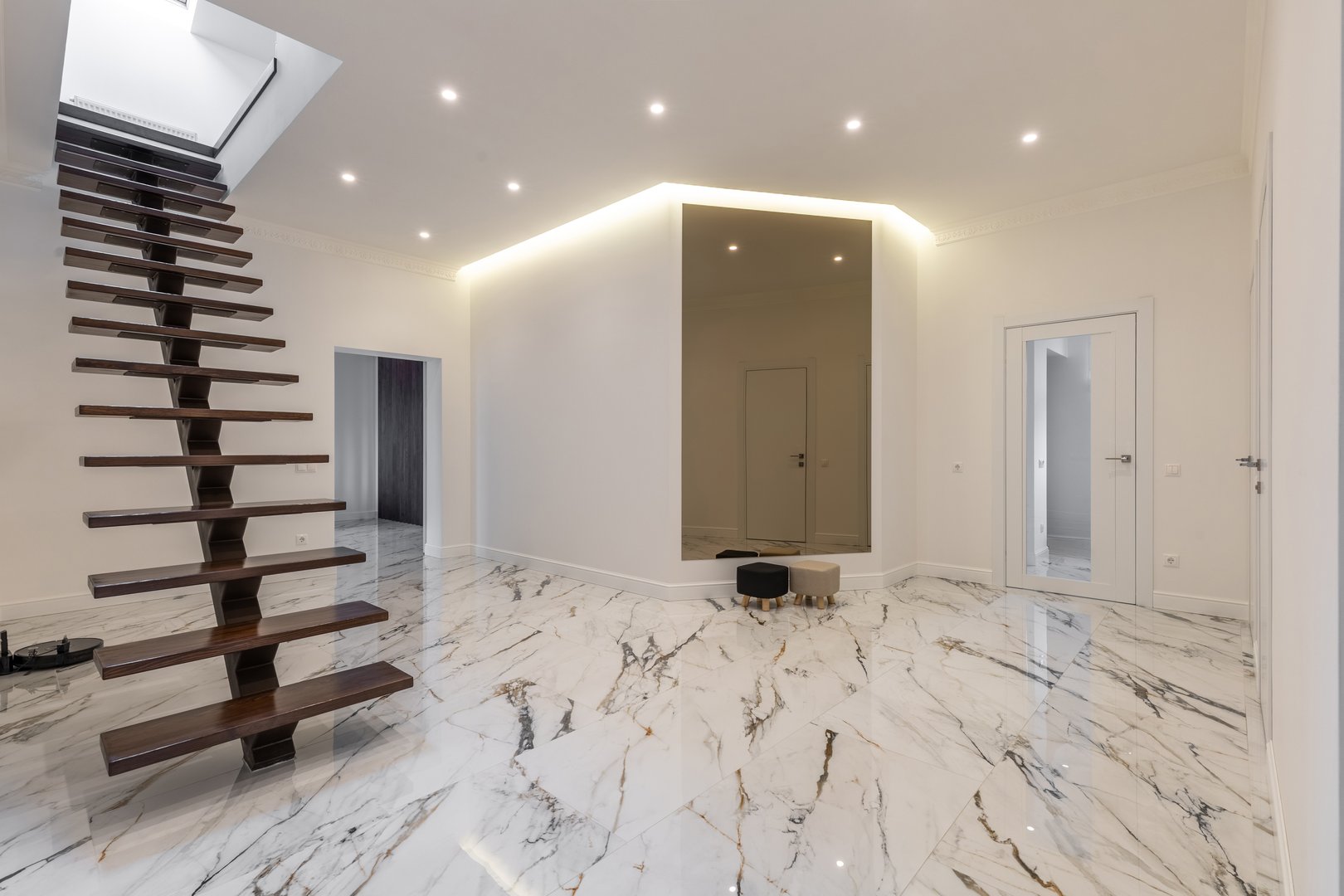 Metallic marble epoxy floor