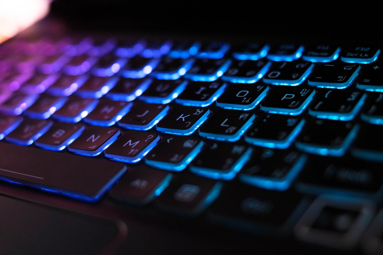 Keyboard that turns off the lights and switches colors. Can be used as a background.