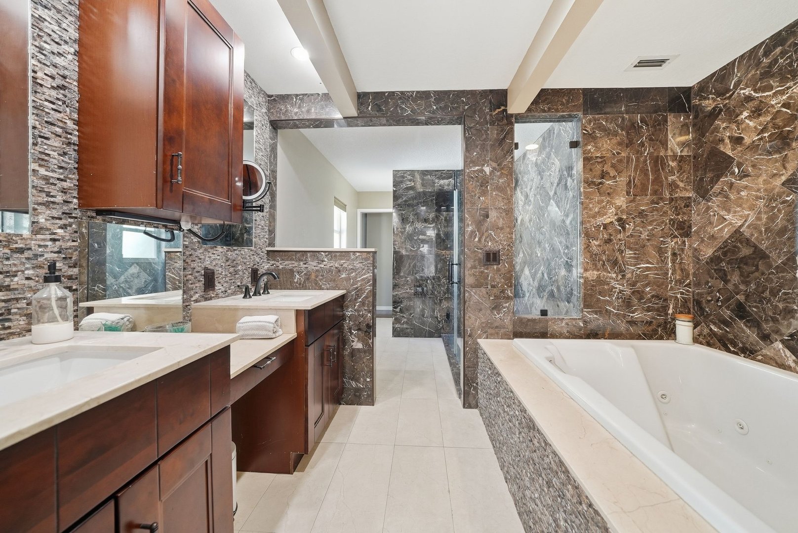 4688 72nd Ct E Bradenton FL - Pool Area