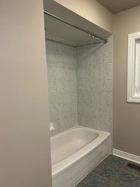 Bathroom before renovation - view 6