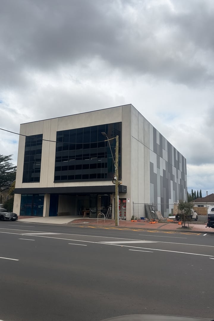 Commercial caulking service