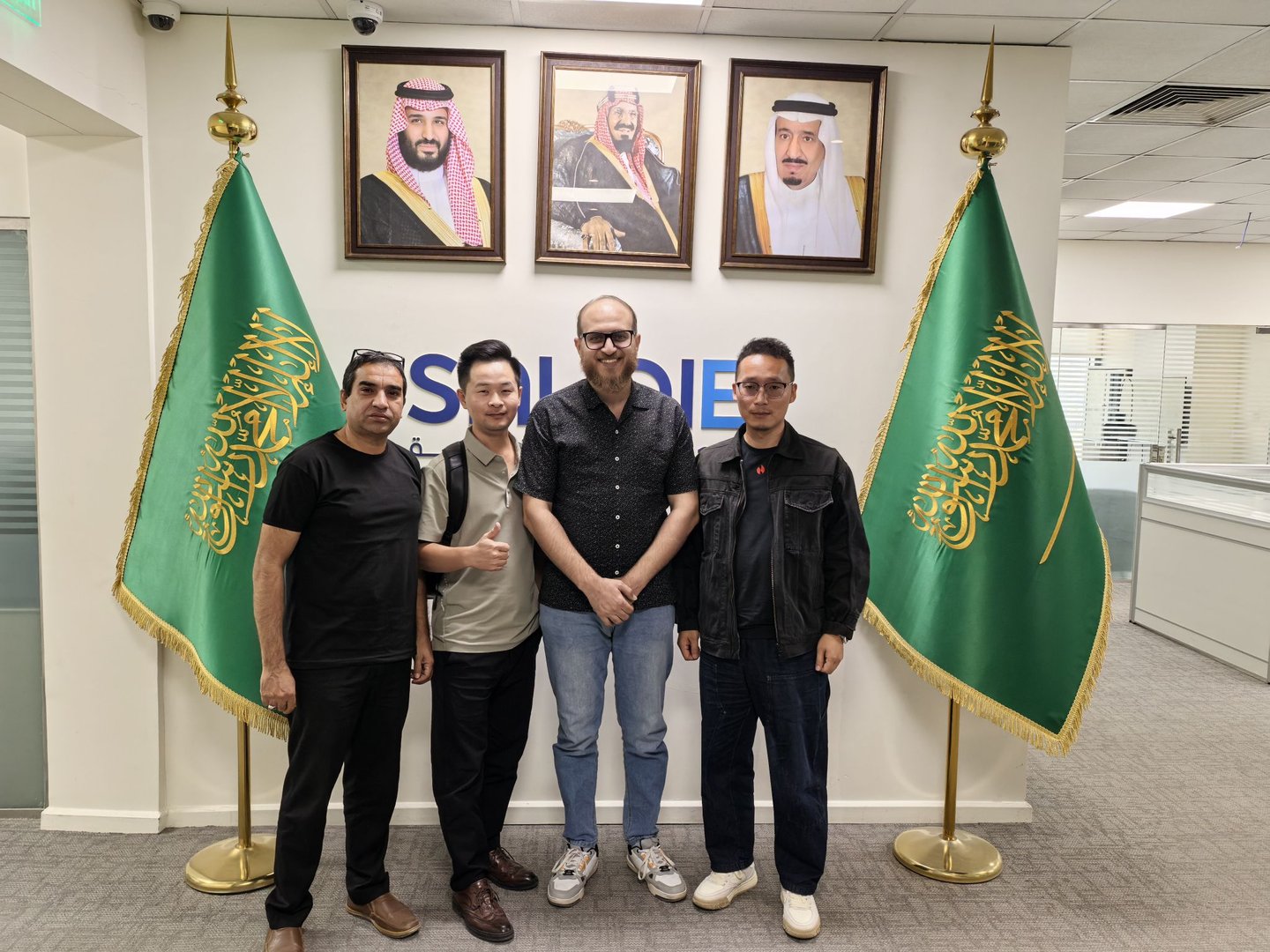 SelectCam AI Middle East KSA UAE Video Telematics Dashcam MDVR