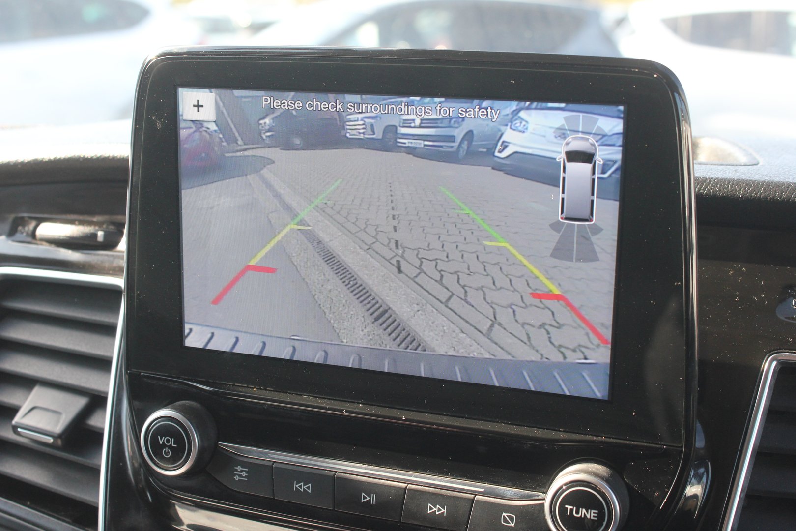 Parking aid in a car