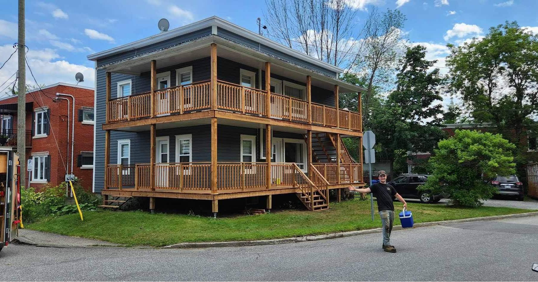 Construction de bloc résidentiel moderne