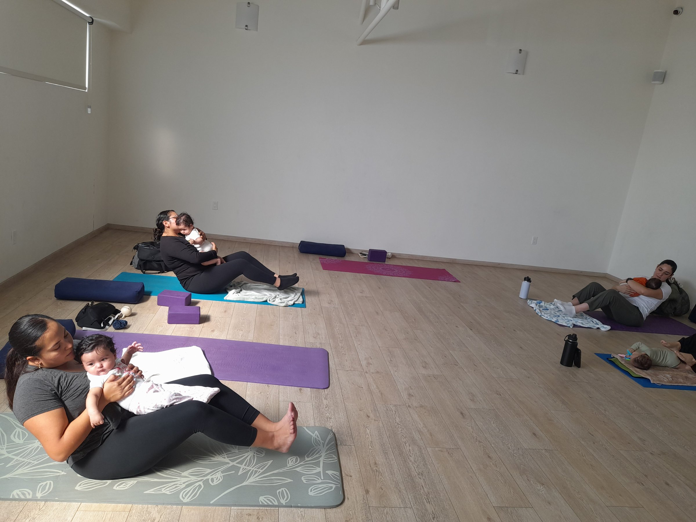 Yoga Postparto con Bebé