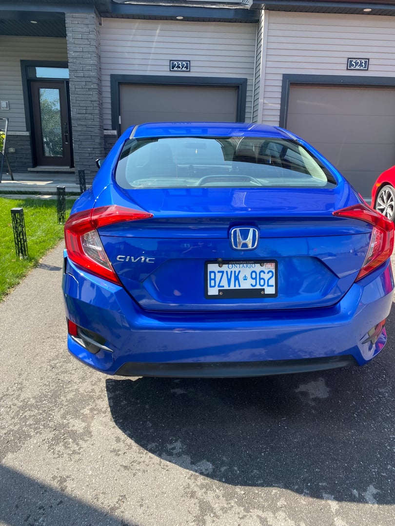 Car exterior wash and detailing service