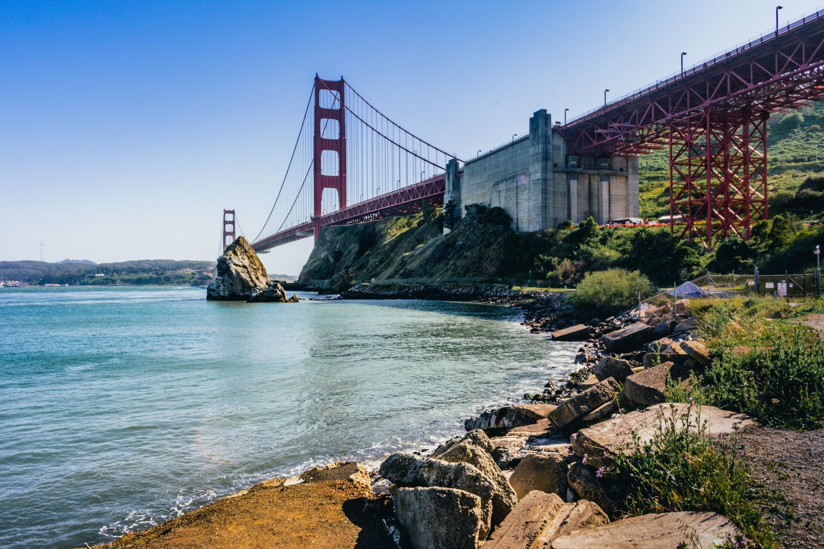 Golden Gate Bridge over San Francisco Bay seen from the beach of Battery Yates, Golden Gate National Recreation Area in Sausalito, Marin County, California. United States of America.