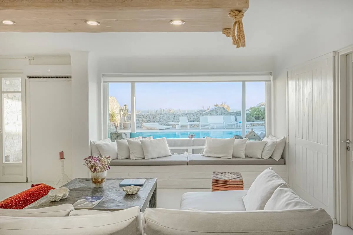 Villa Moira 1 dining area