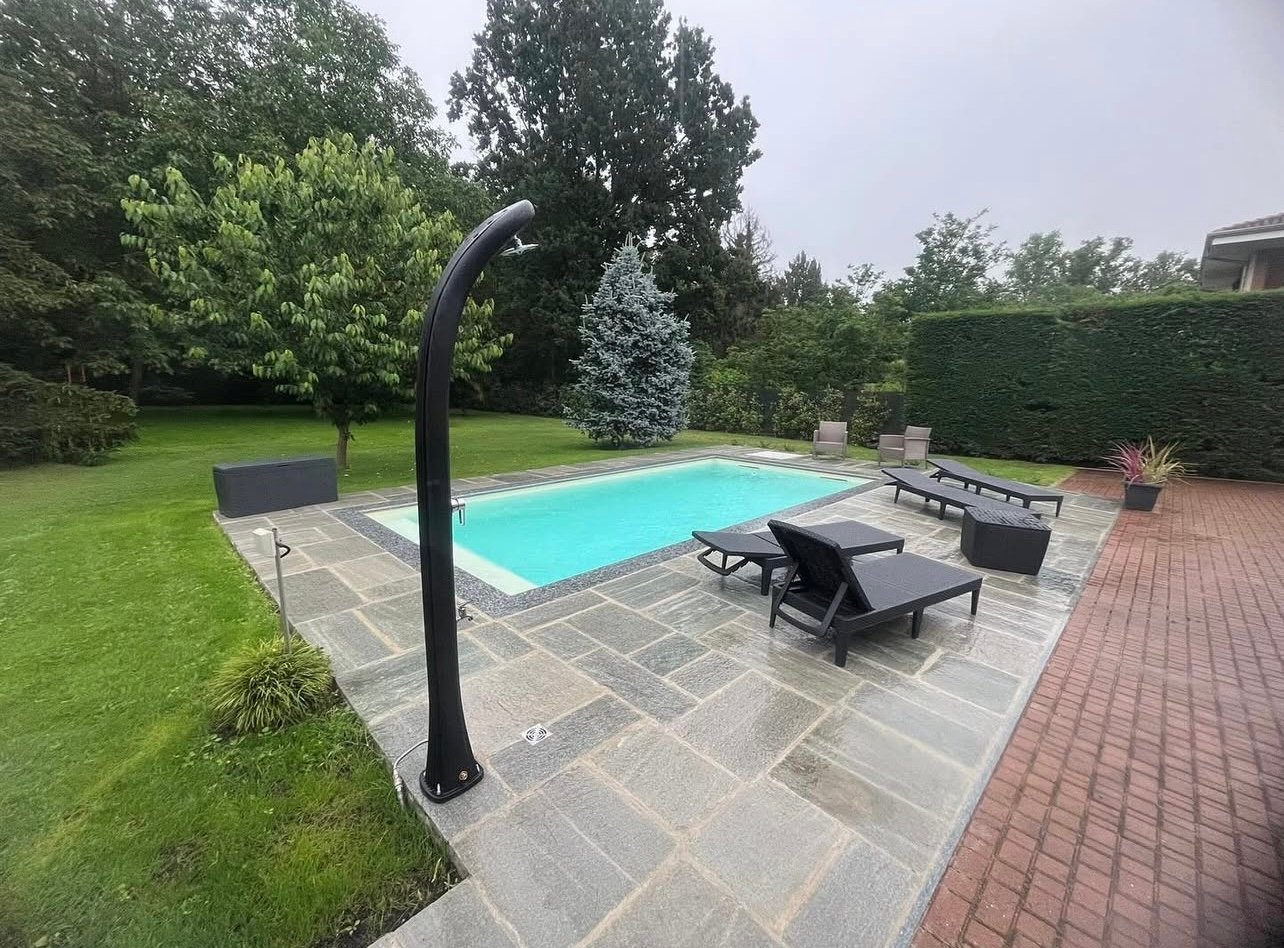 Piscina di lusso ultimata - Progetto esclusivo