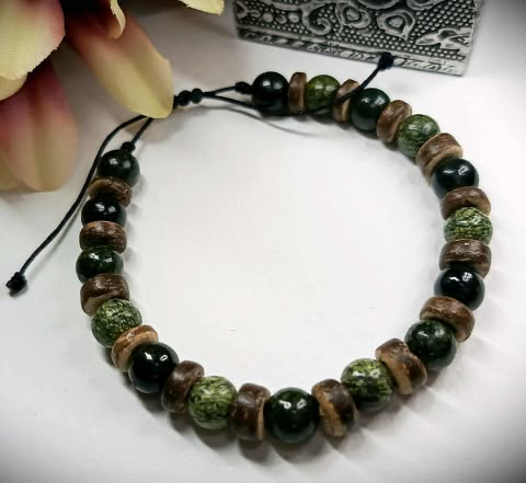 Bransoletki męskie na sznurku