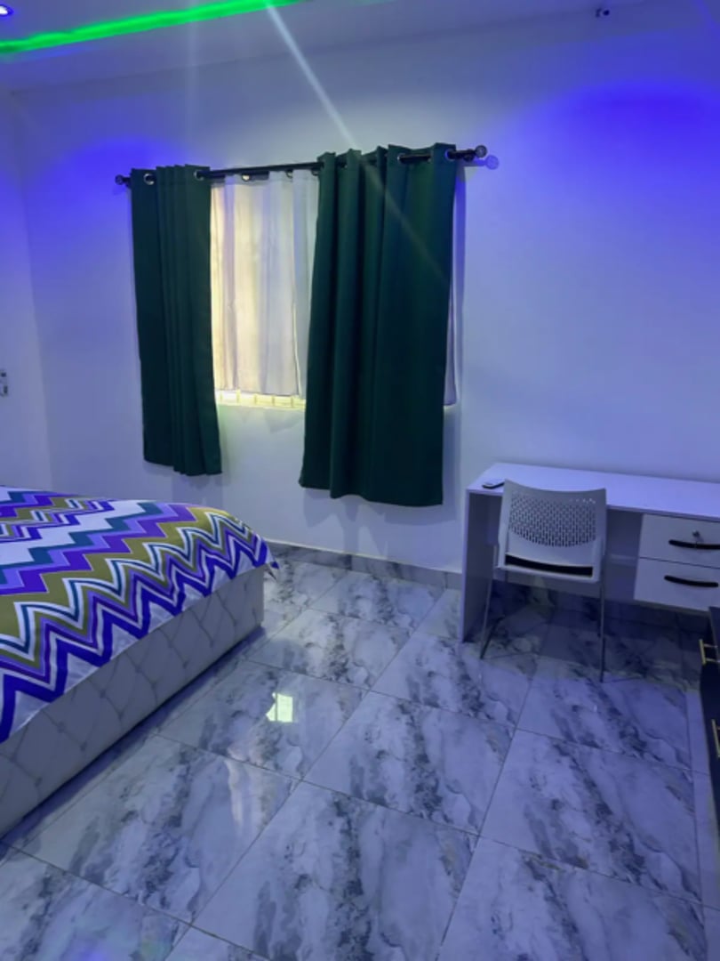 JT Ensuite Room interior