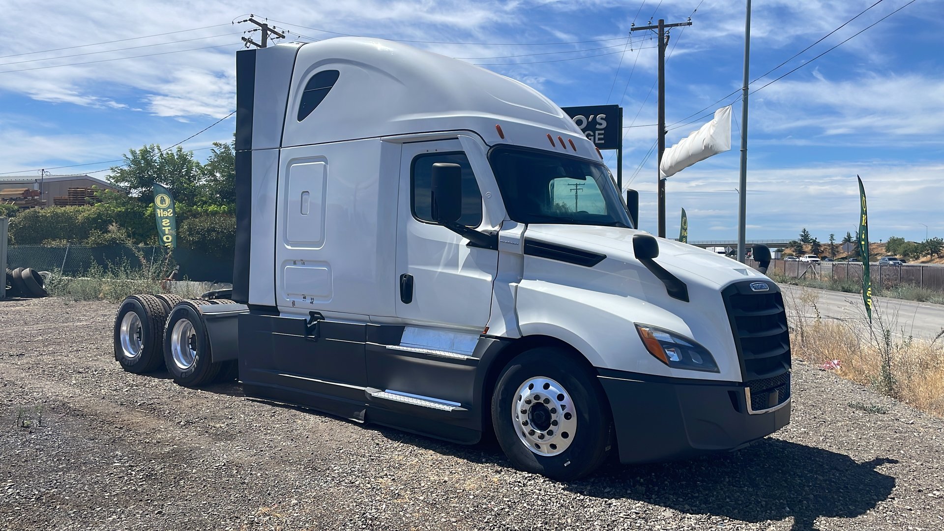 2021 Freightliner Cascadia 126 Sleeper