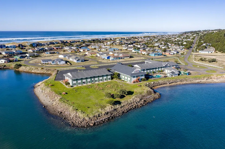 Aerial perspective of Alsi Resort with surrounding natural landscape