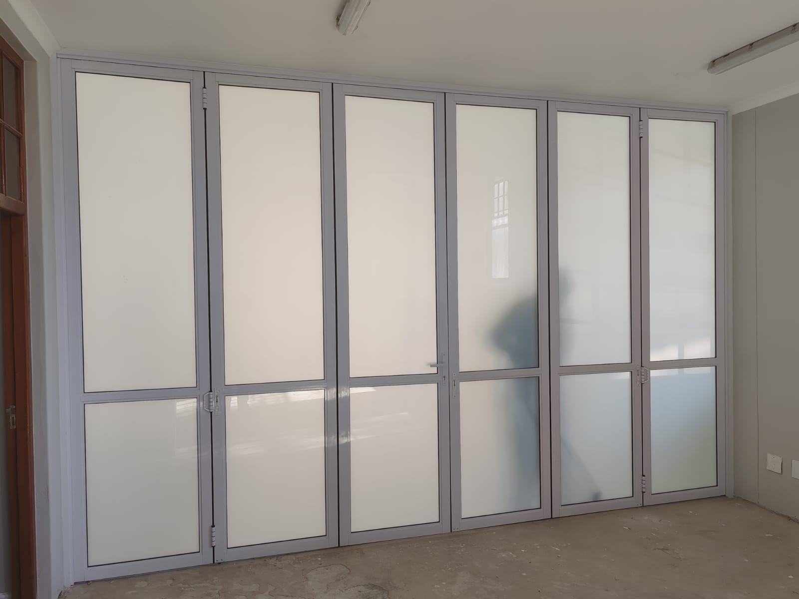 Aluminium door system