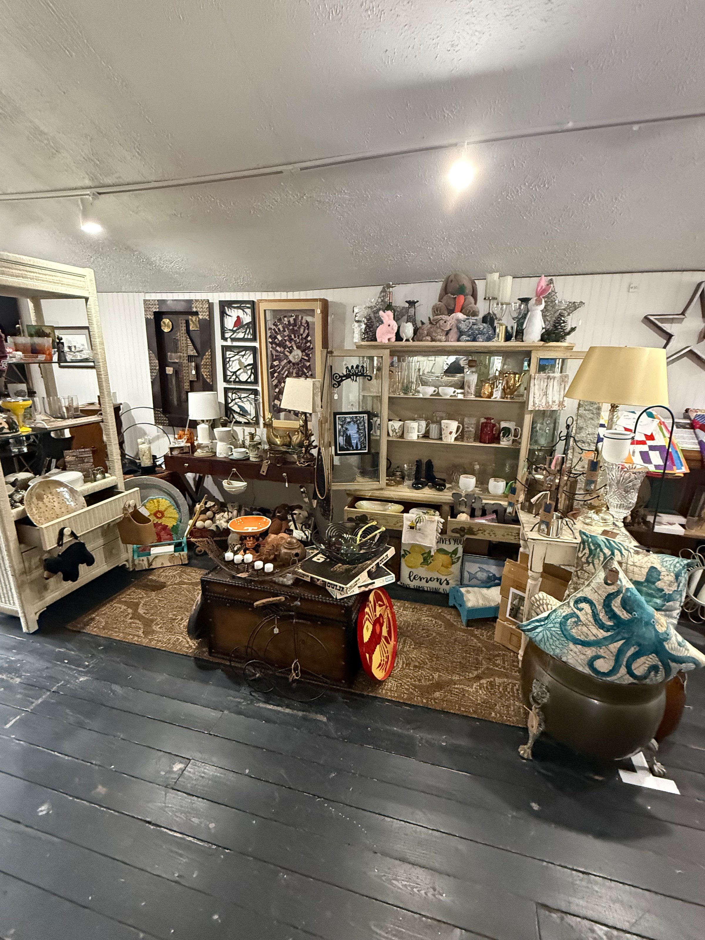 Second Story Treasure Trove storefront