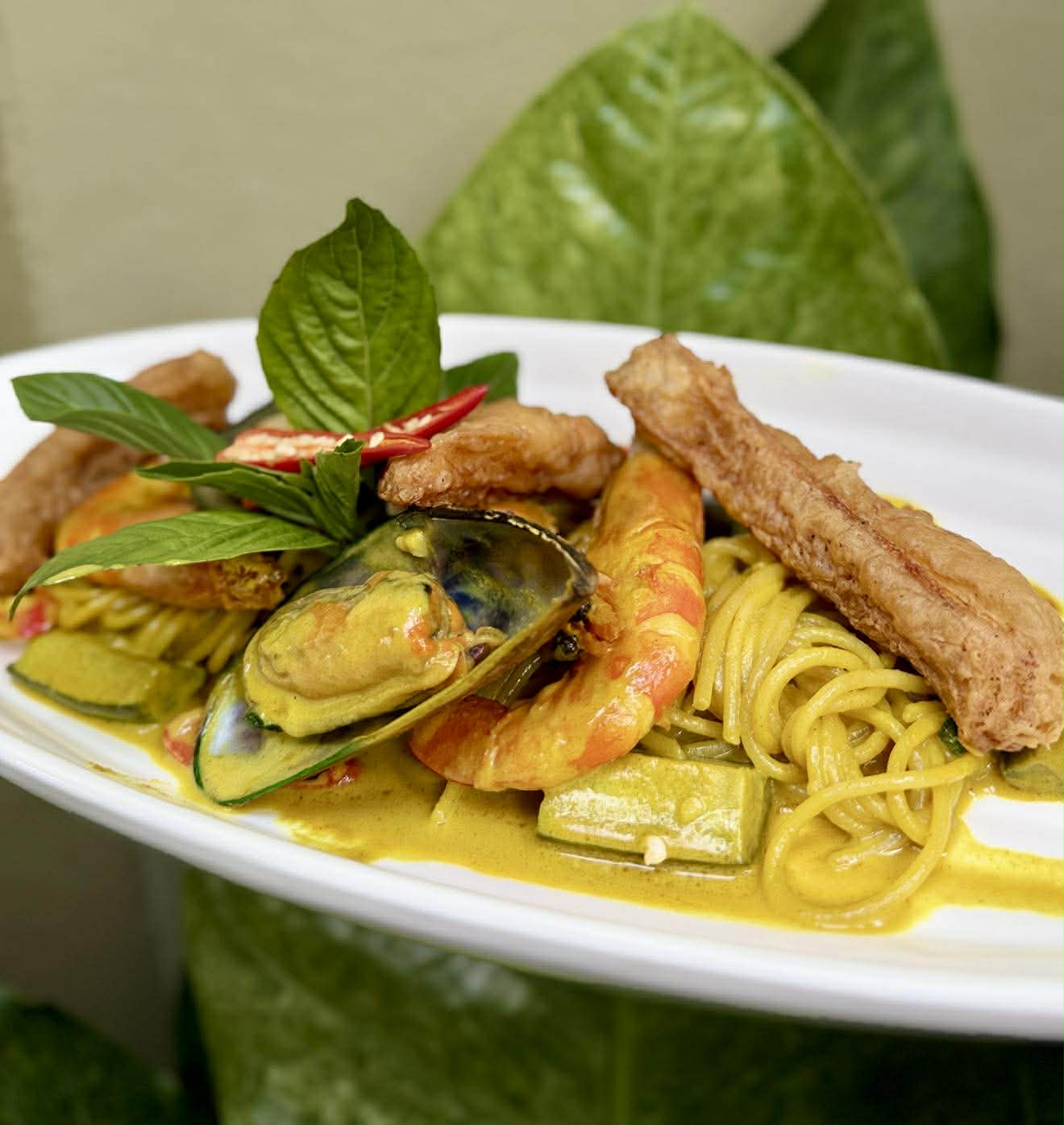 Green Curry Seafood Spaghetti - Thai-Italian fusion with fresh seafood