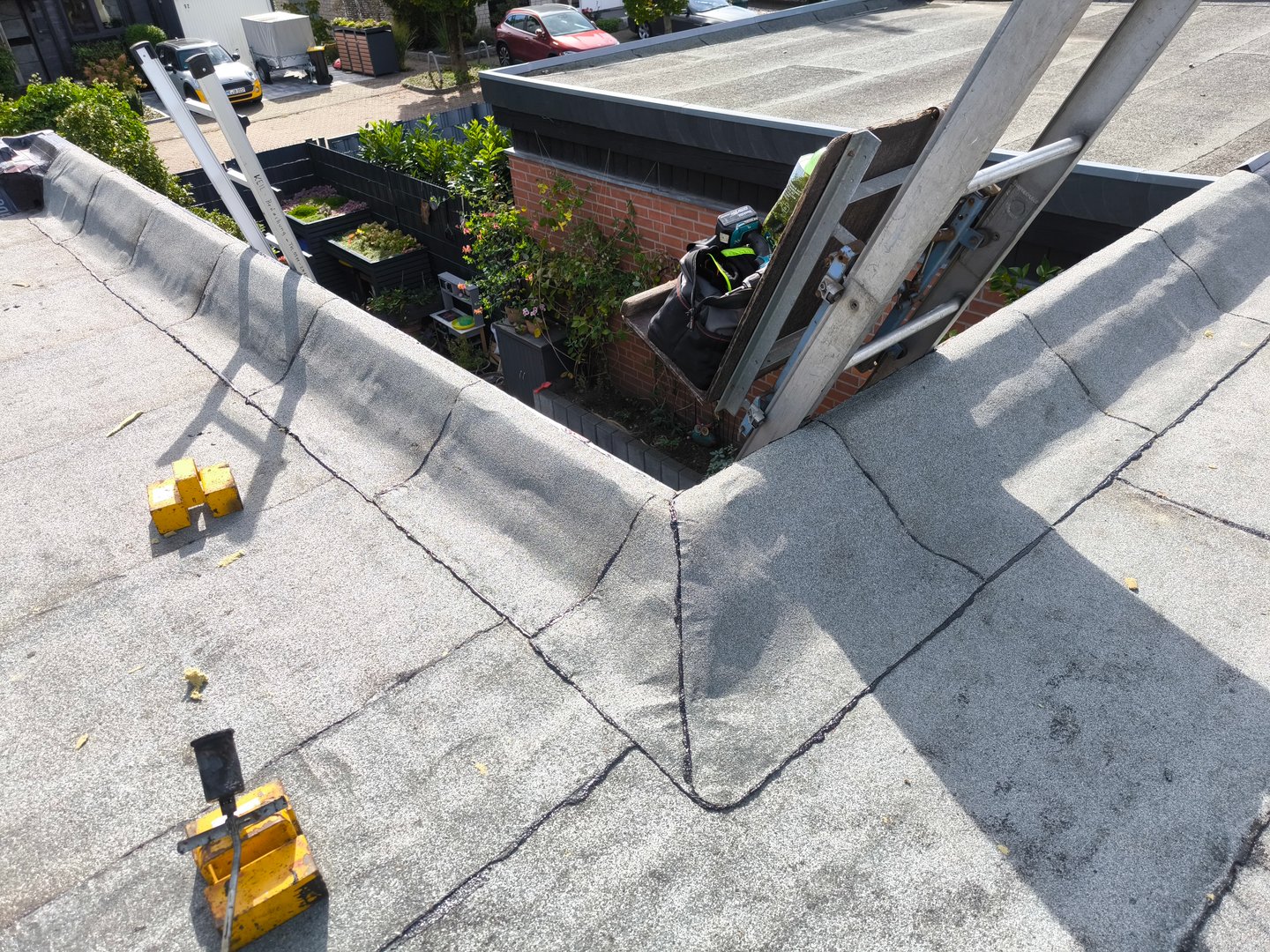 Abdichtungen - Balkon, Terrassen und Dachrand