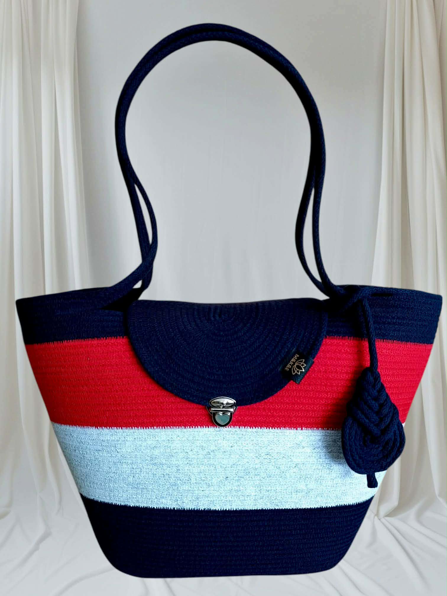 Ręcznie szyte wyroby ze sznurka