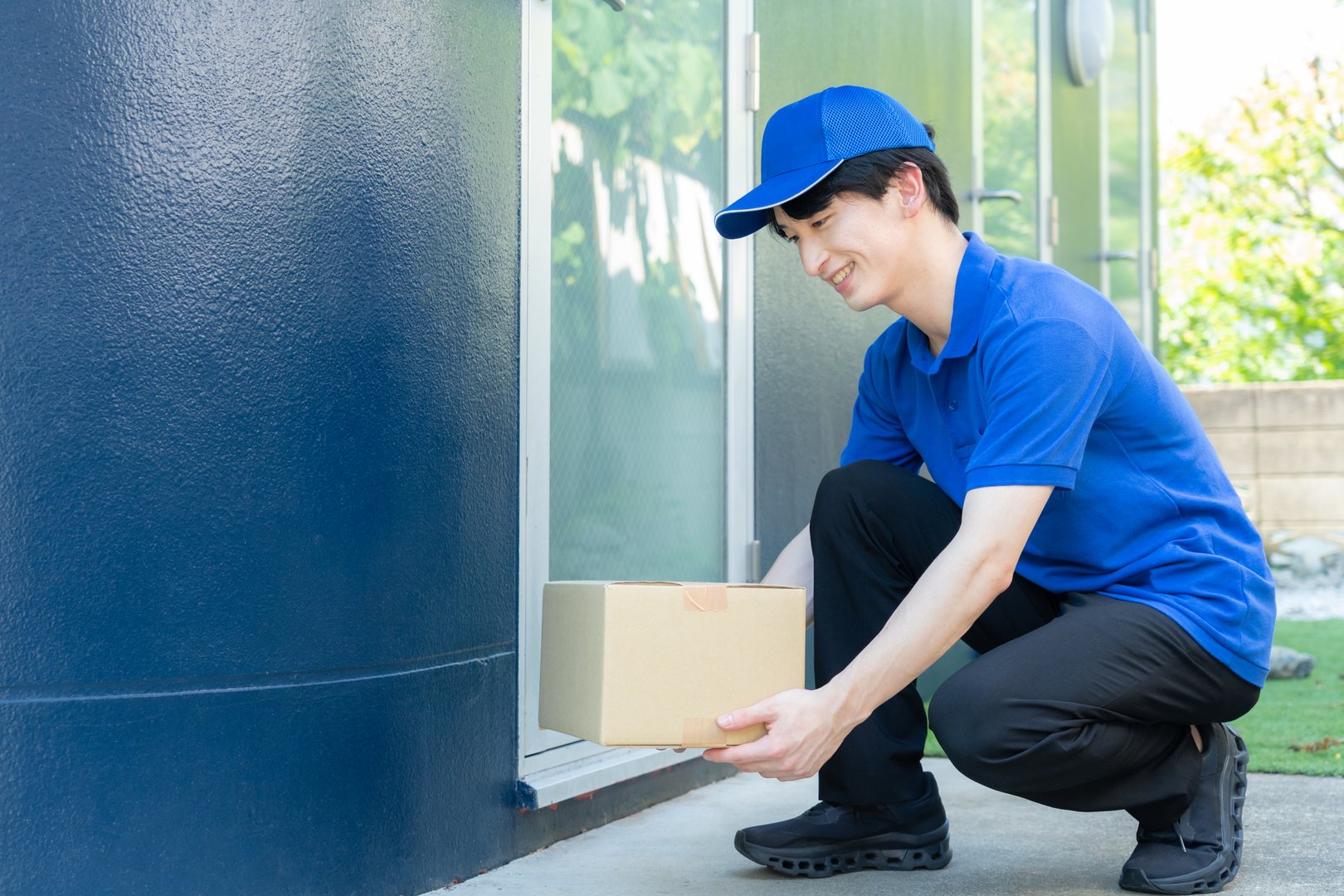 Delivery company that leaves and delivers luggage