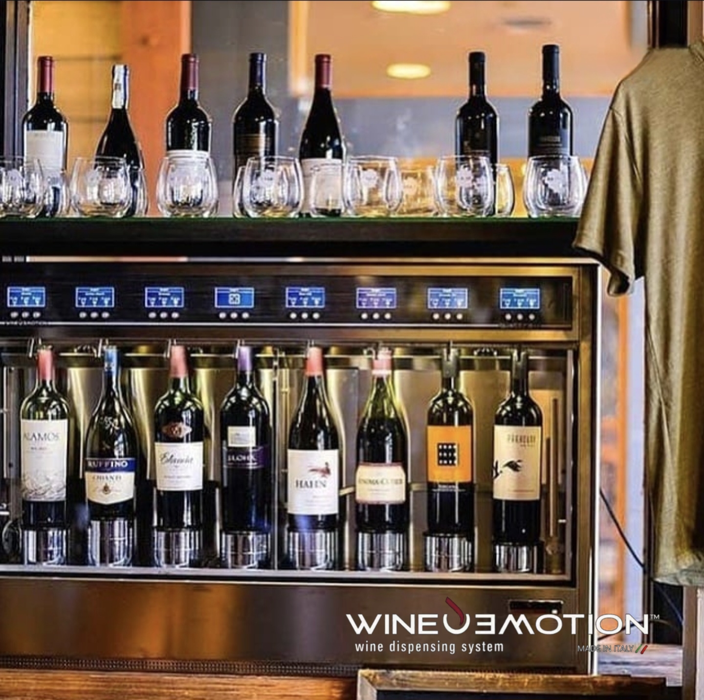 Dispensador de Vino por copa WineEmotion tinto automático contador para mixología, cava, enología, vinotecas, hotelería, restaurantes, eventos con enfriador copas Thrill