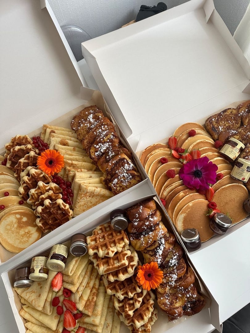 Vicky Cook Mega Brunch Box