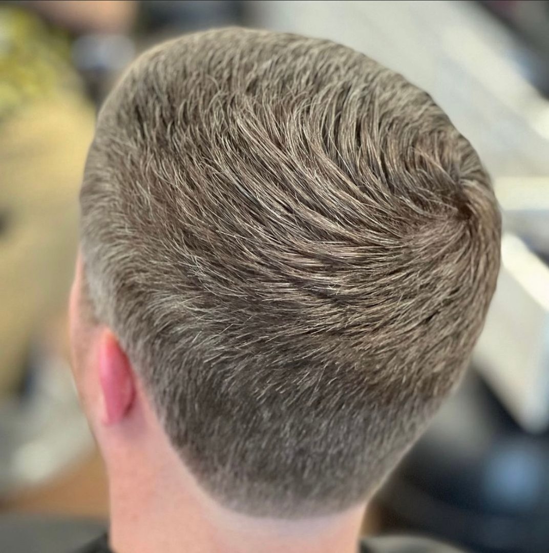 Professional fade with line design