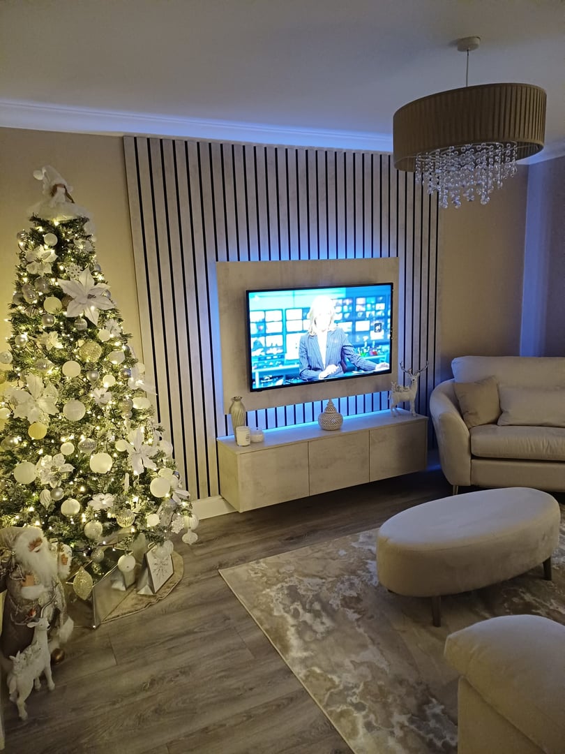 Professional media wall installation