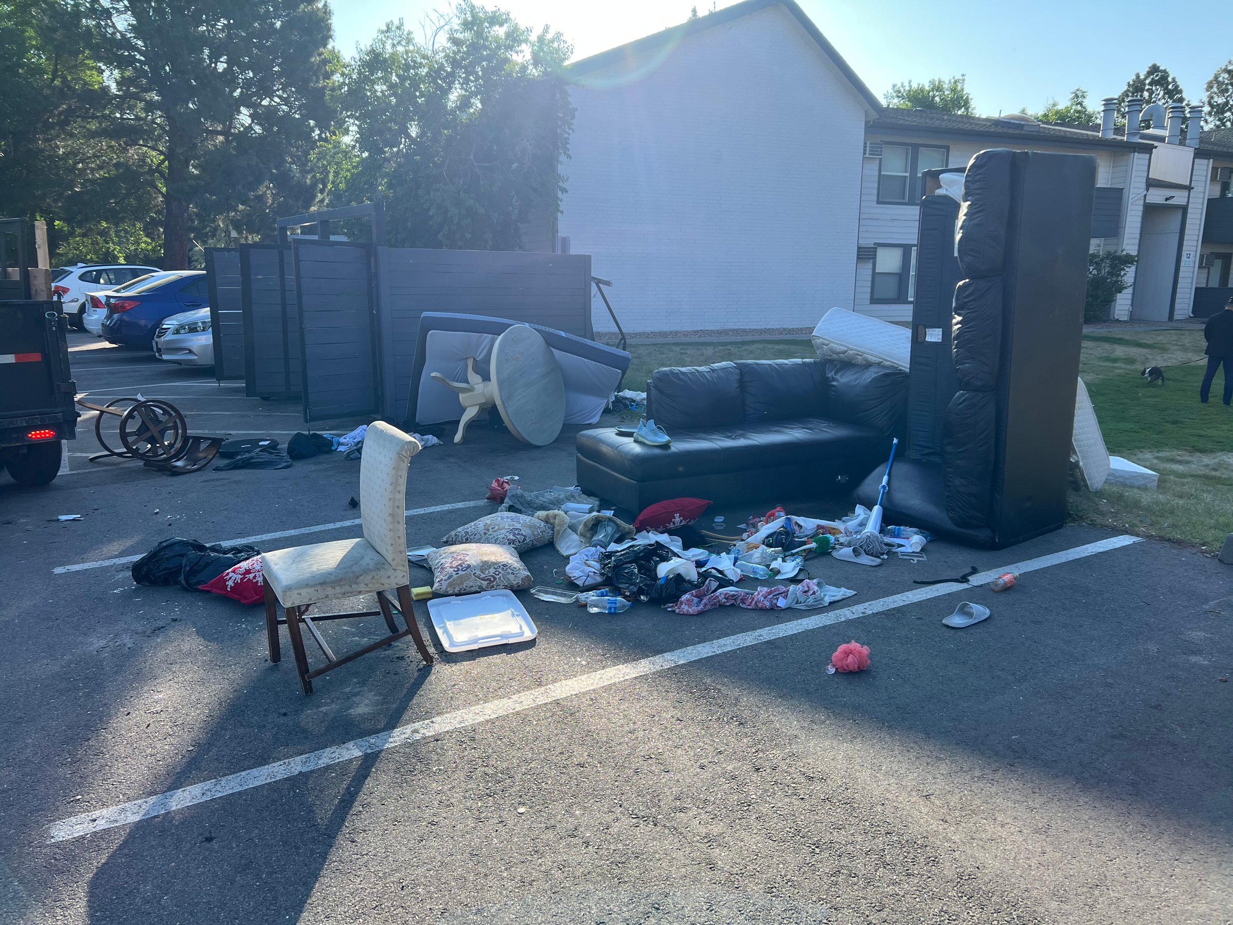 Quebec Street before junk removal