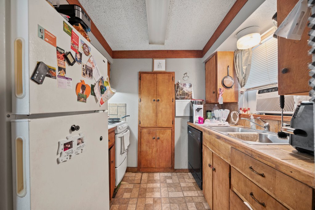 Casita at 699 Floral Avenue