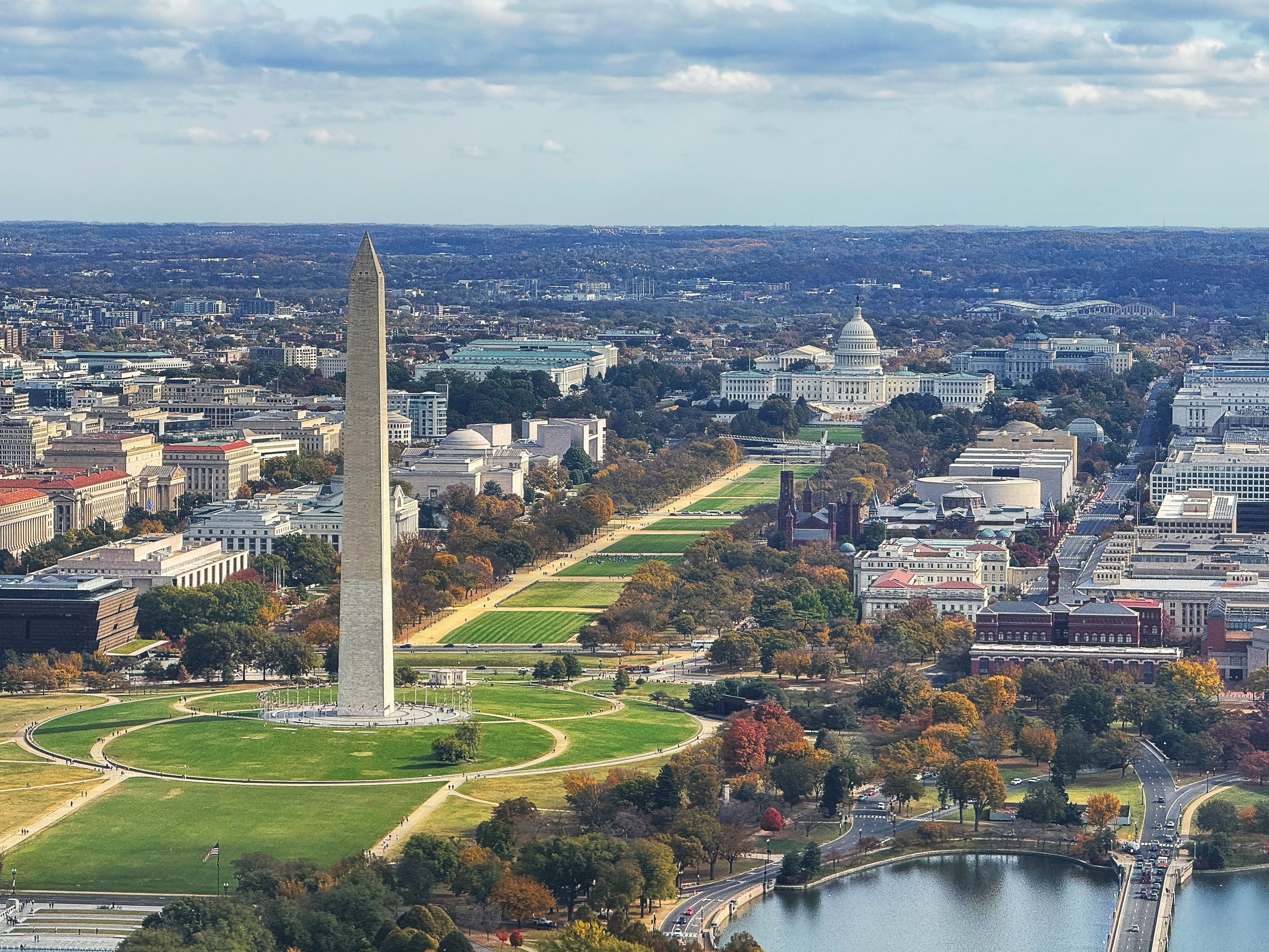 The Washington Memorial, the National Mall, and the U.S. Congress can be seen side by side.